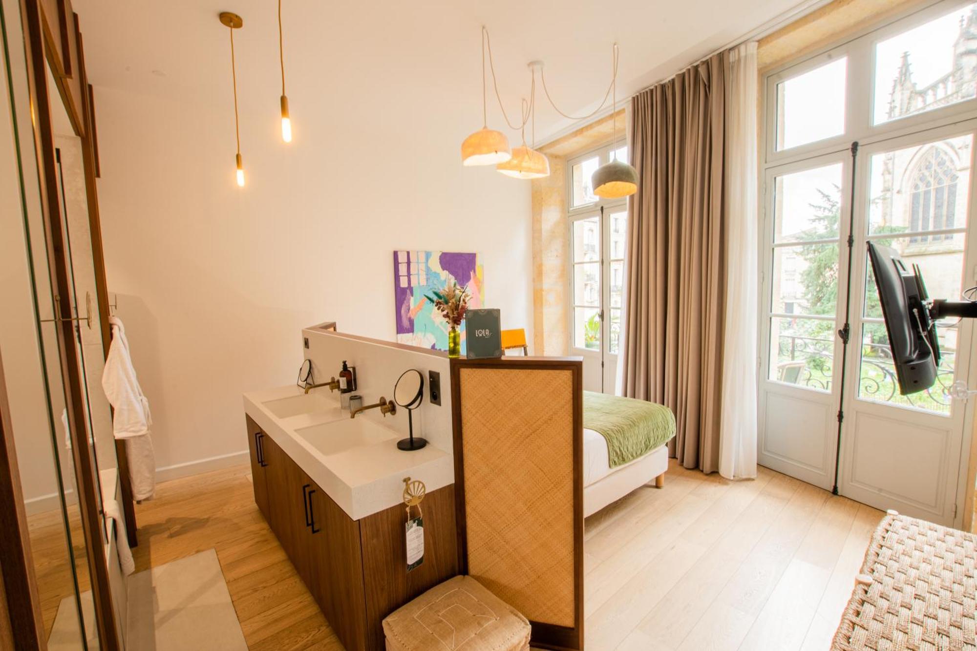 Deluxe Double Room Balcony Church view